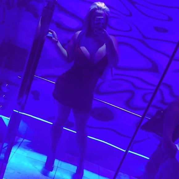 Meet your Posher, Azaira - Picture 1 of 1